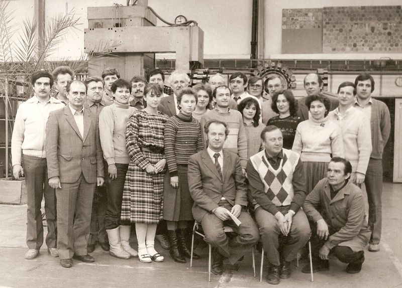 Fotografia zamestnancov katedry z roku 1987 Image